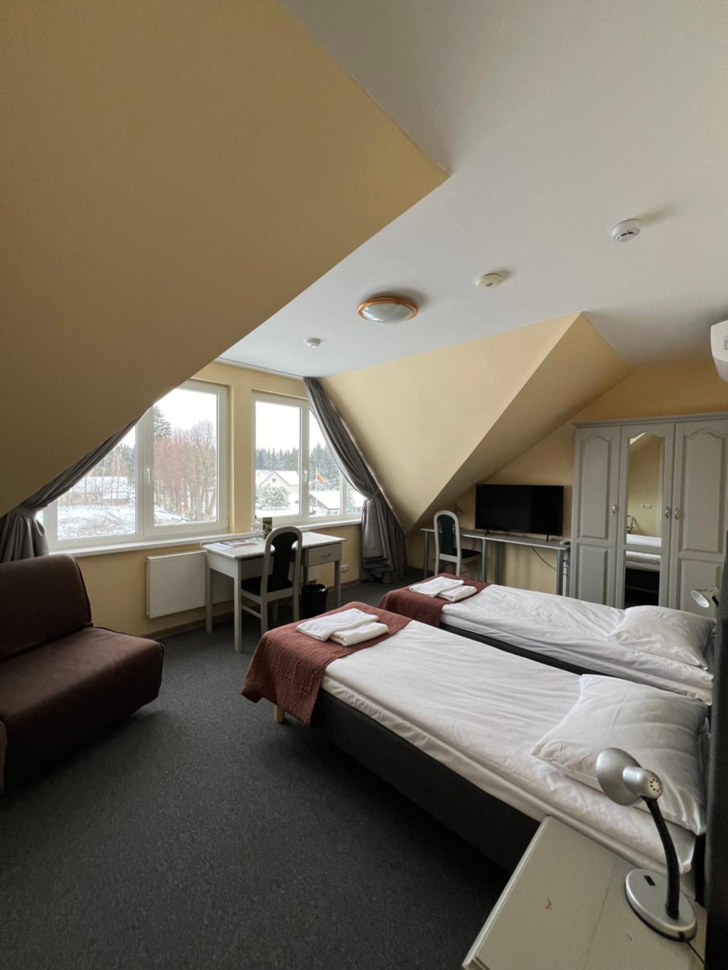 Butenas Hotel Tyla Biržai Екстериор снимка